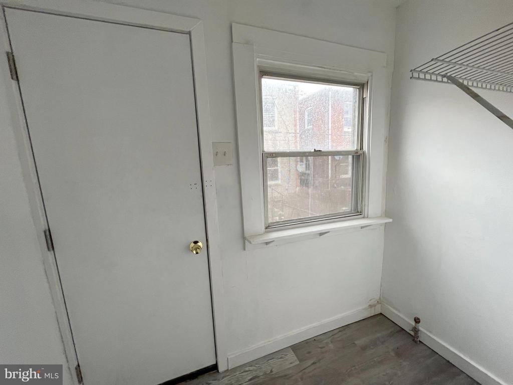 231 W ALBANUS STREET