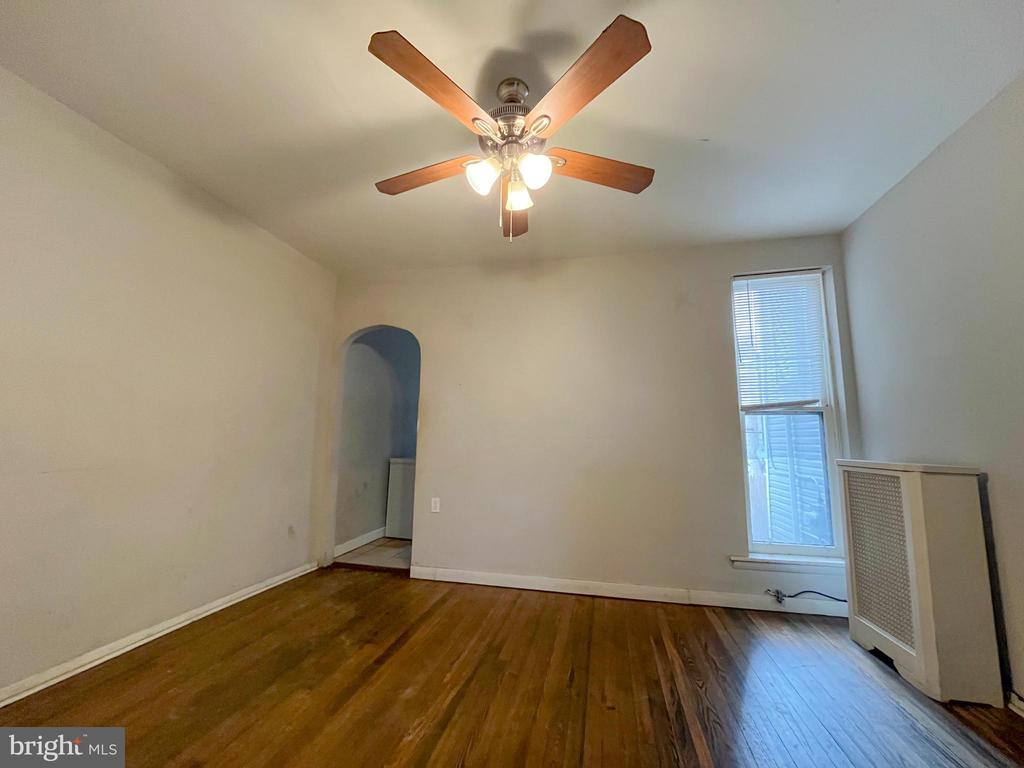 231 W ALBANUS STREET