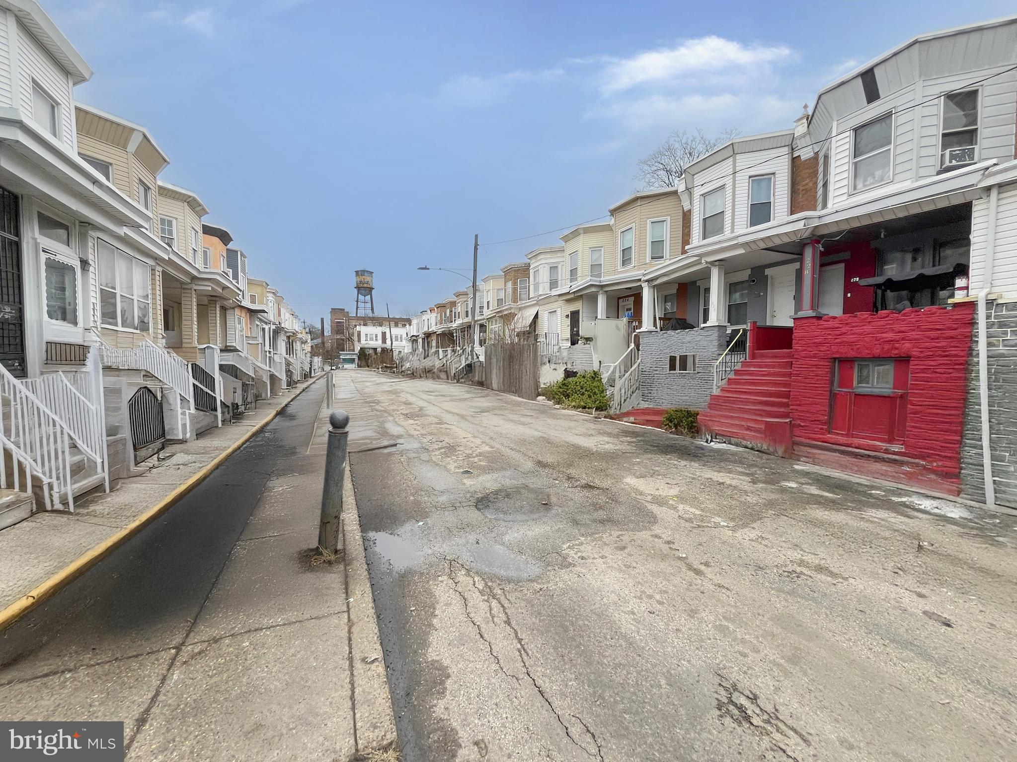 231 W ALBANUS STREET