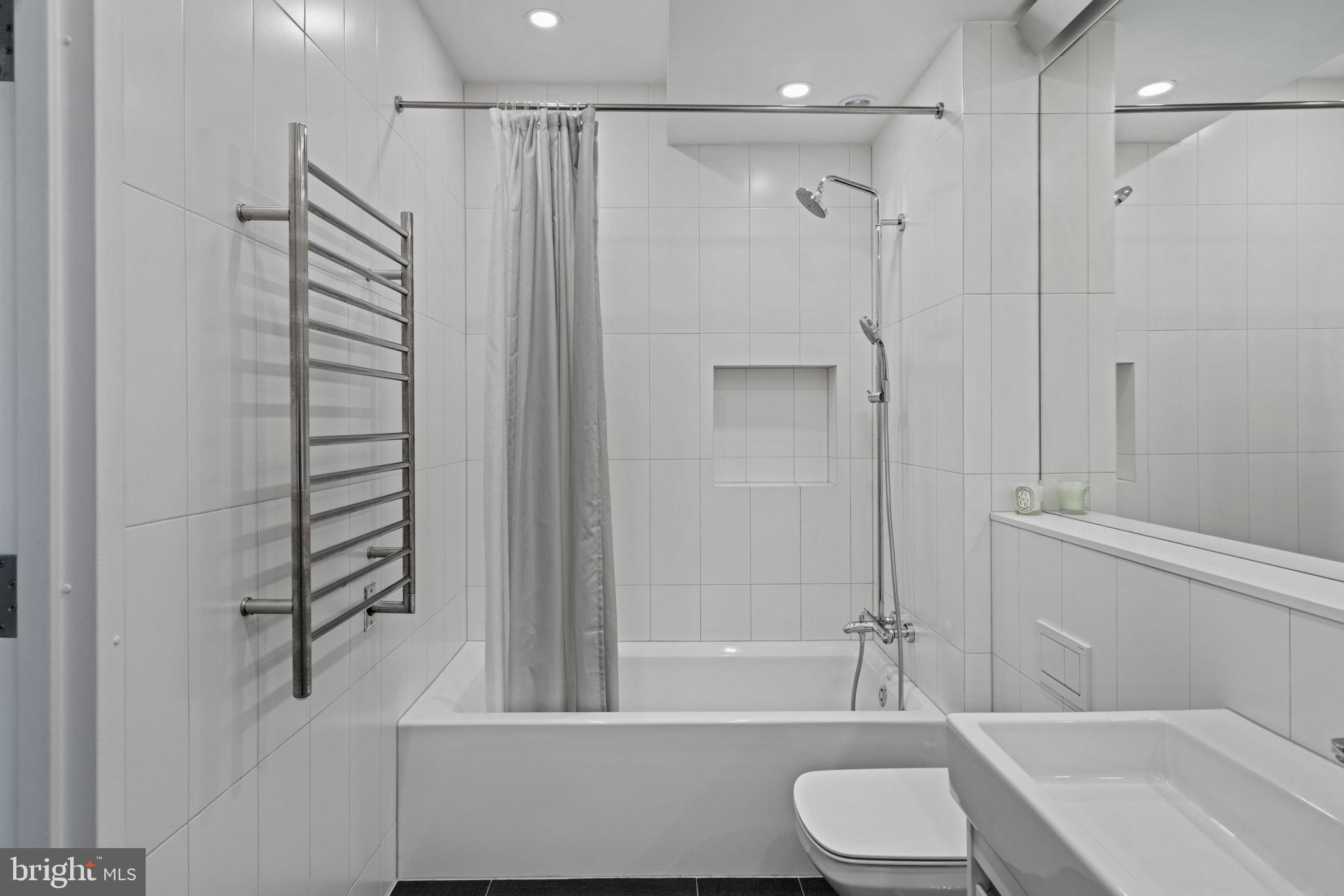 1213 LOCUST STREET 15 B