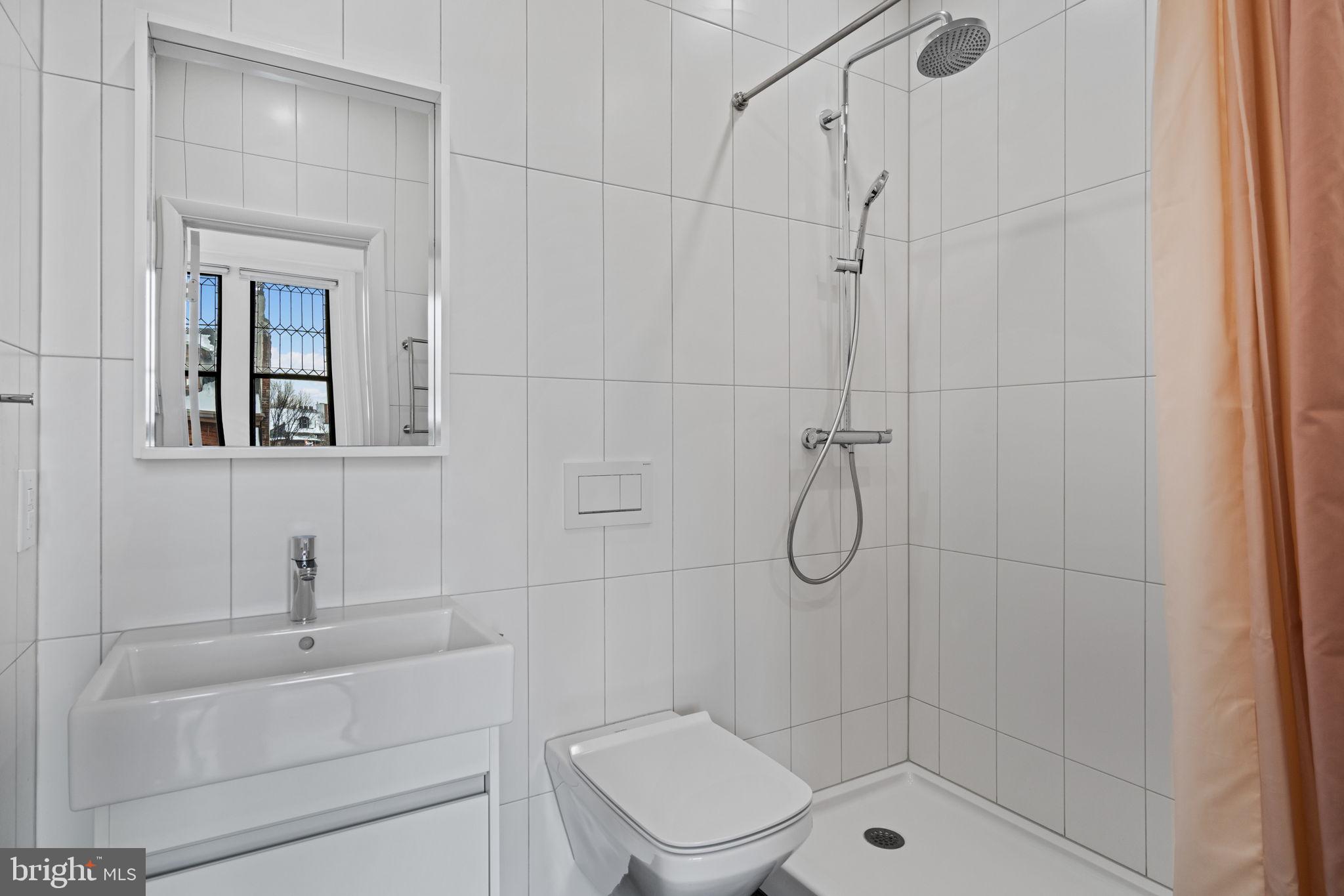 1213 LOCUST STREET 15 B