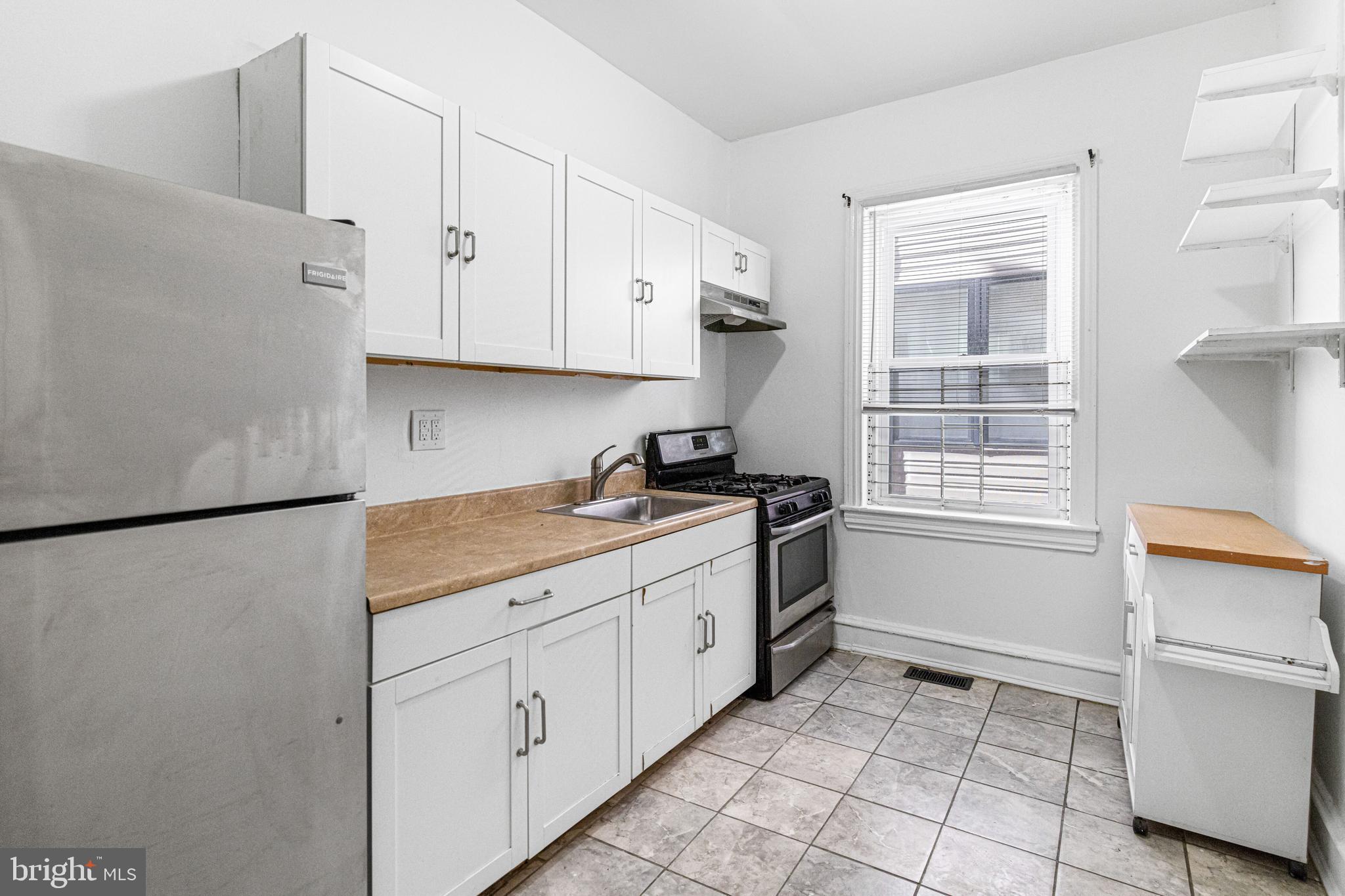 3214 W DIAMOND STREET