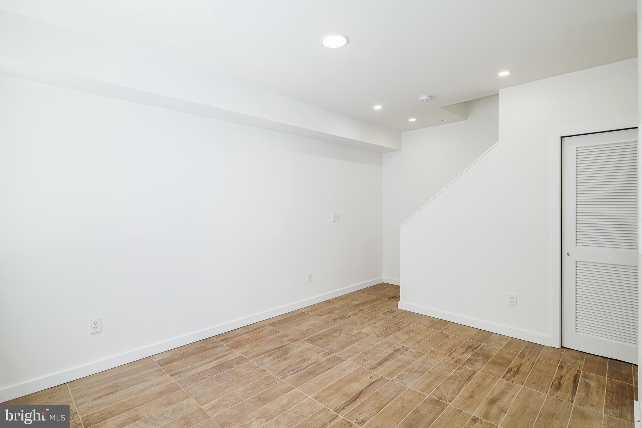 1842 E HAROLD STREET