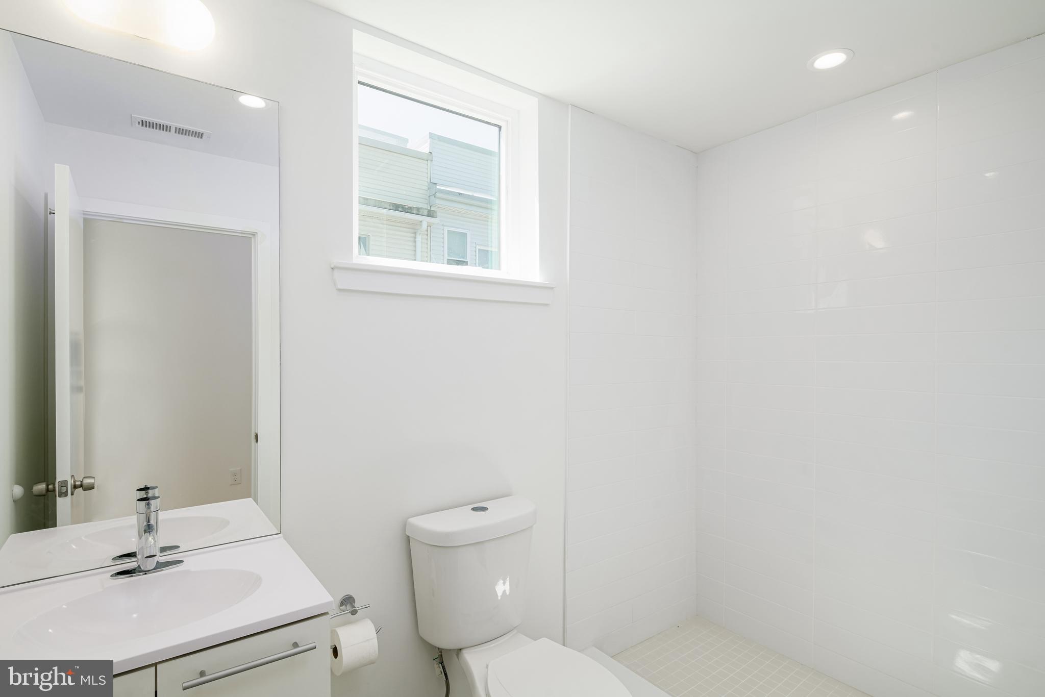 1842 E HAROLD STREET