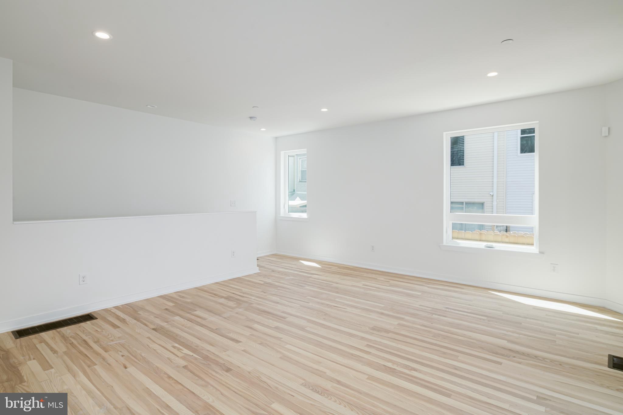 1842 E HAROLD STREET