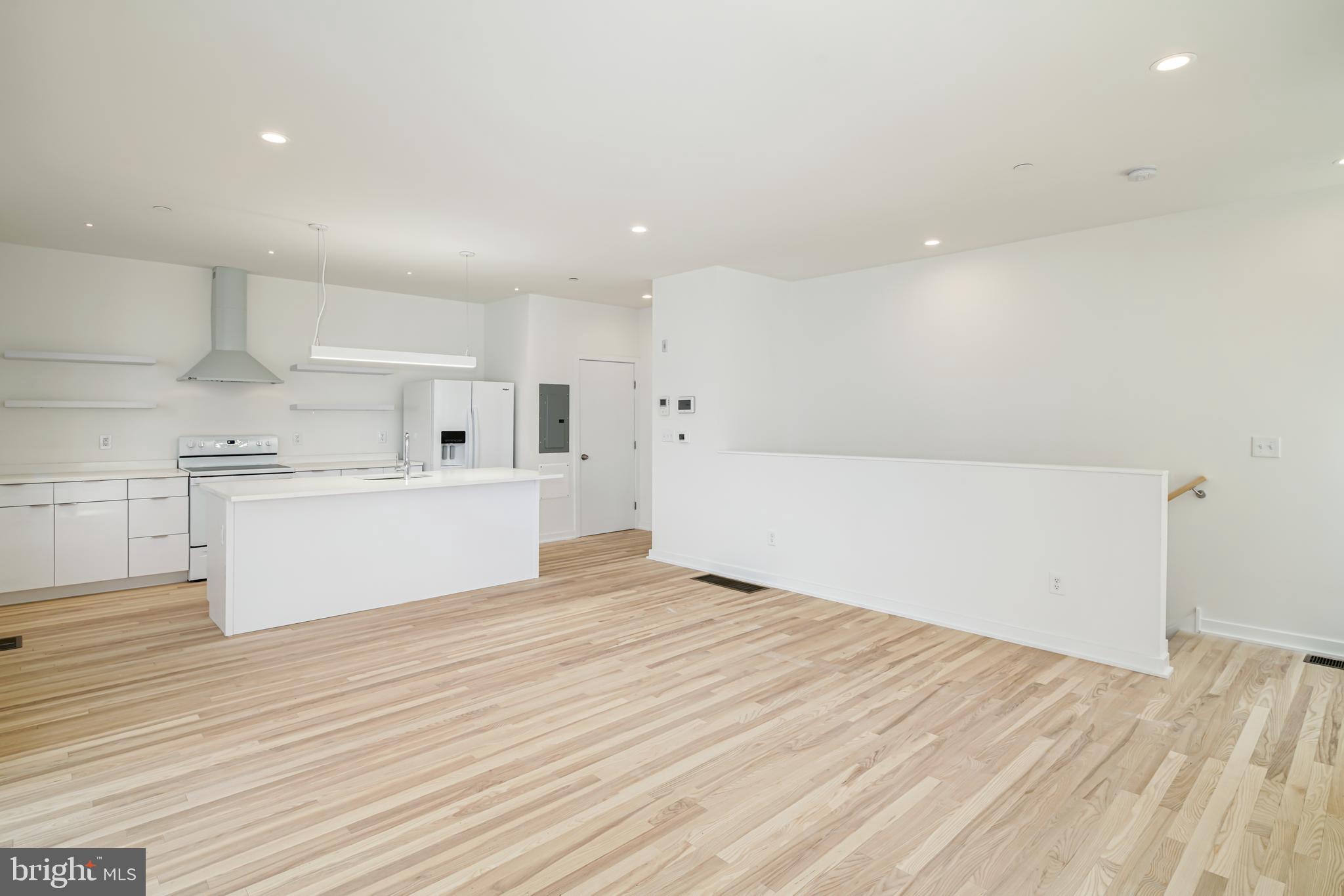 1842 E HAROLD STREET