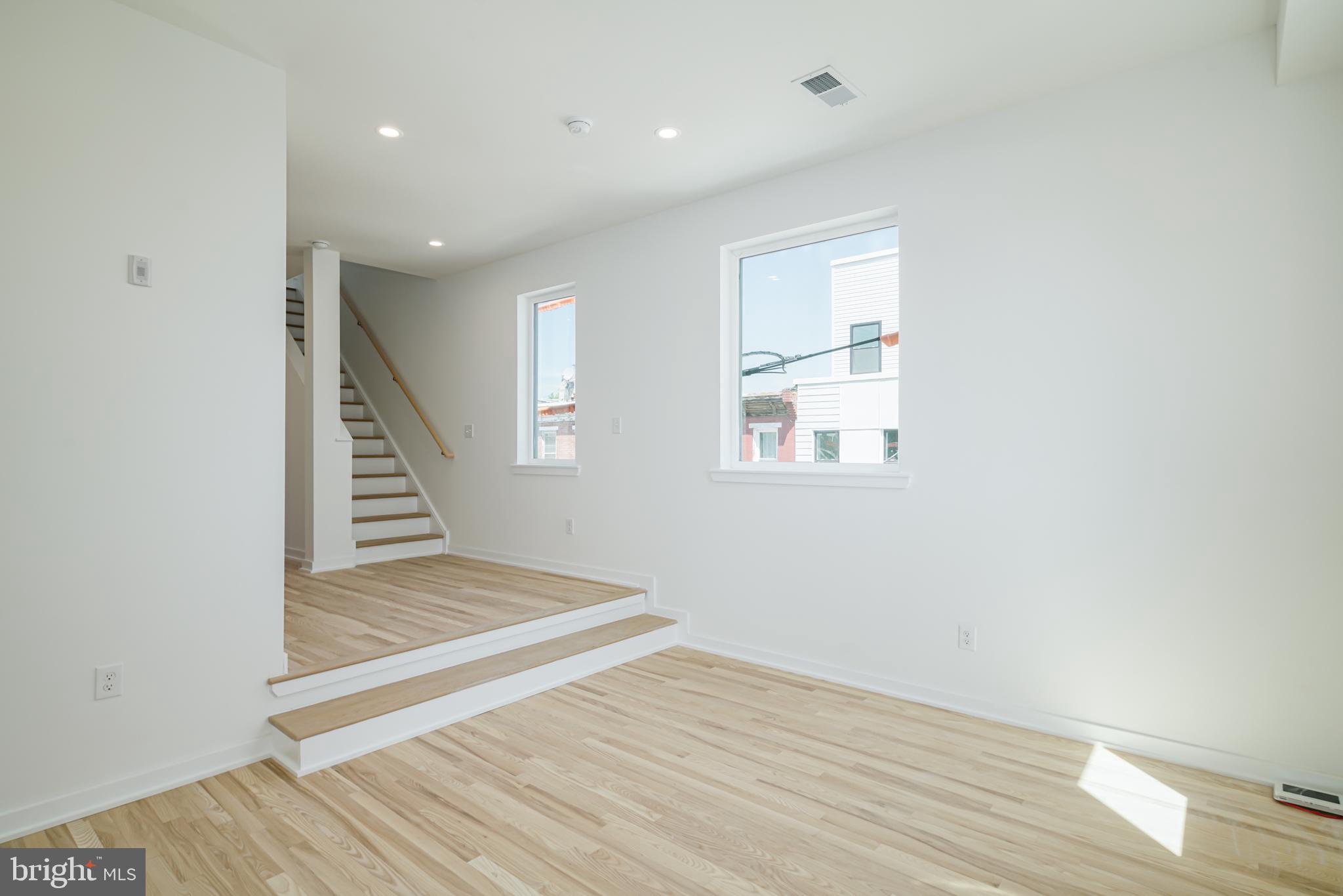 1842 E HAROLD STREET