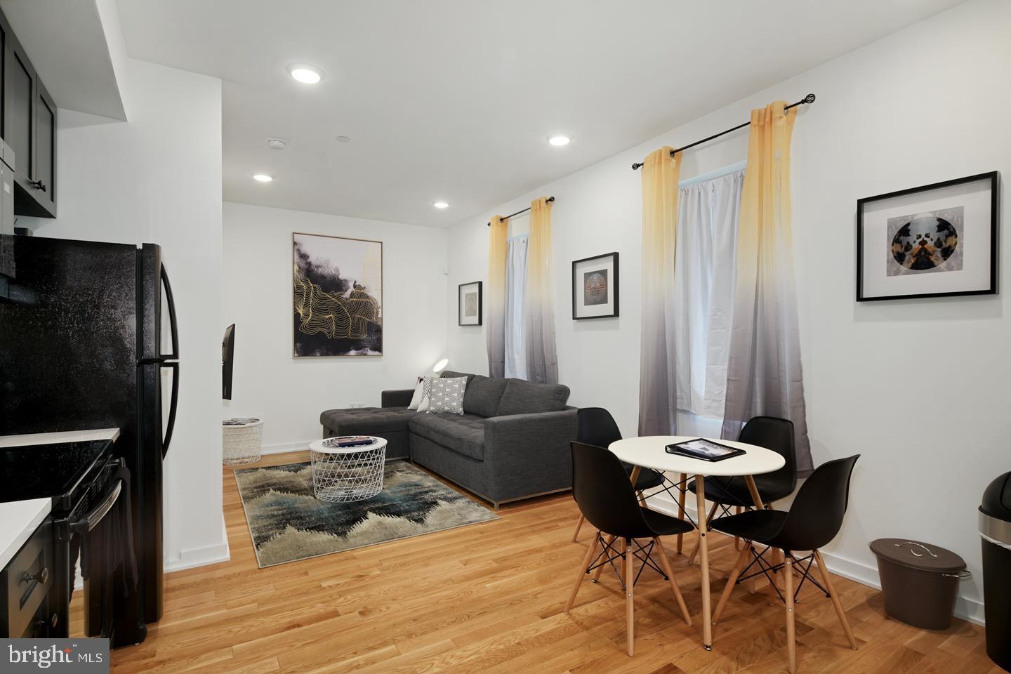 1917 E LETTERLY STREET