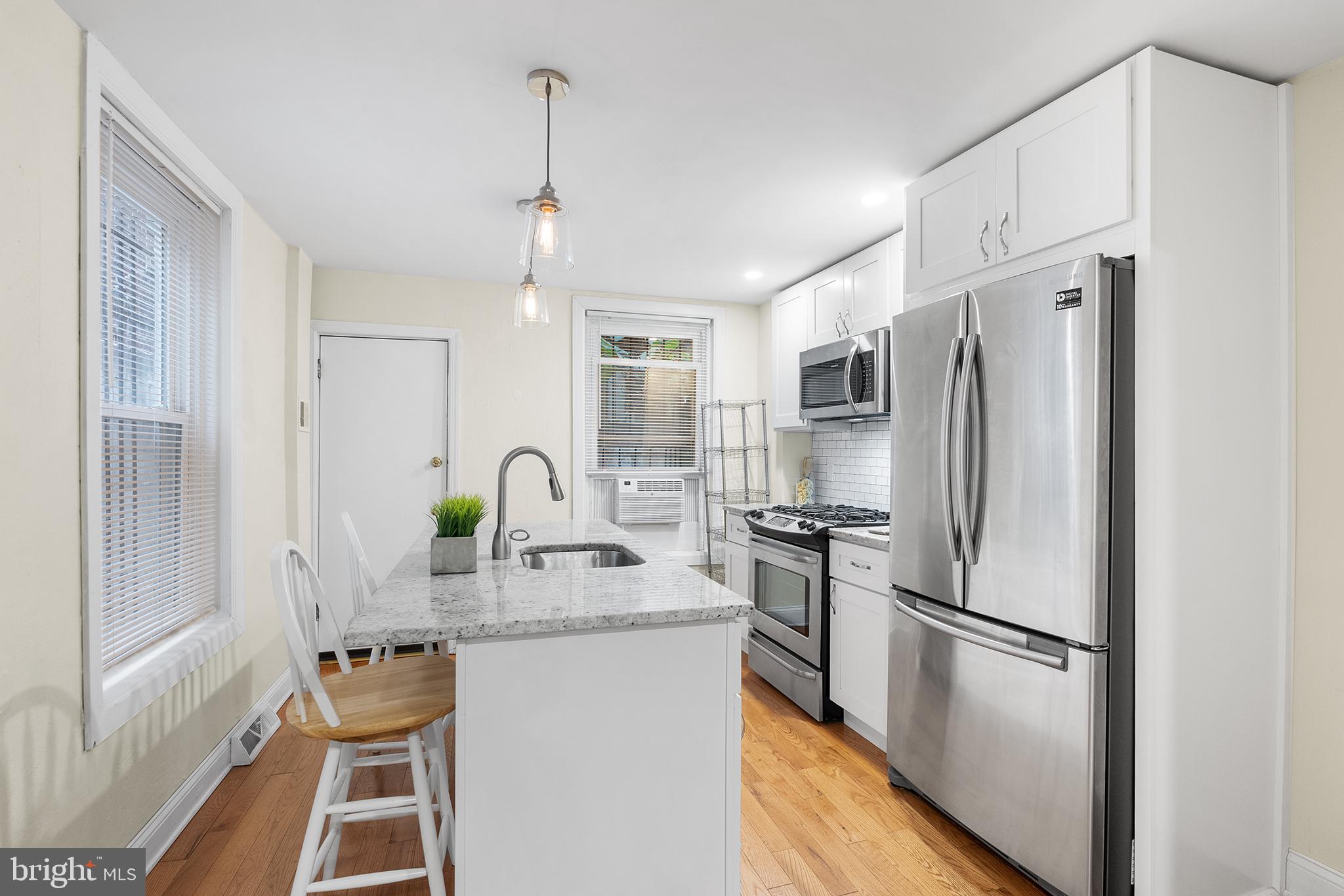 1178 S DARIEN STREET