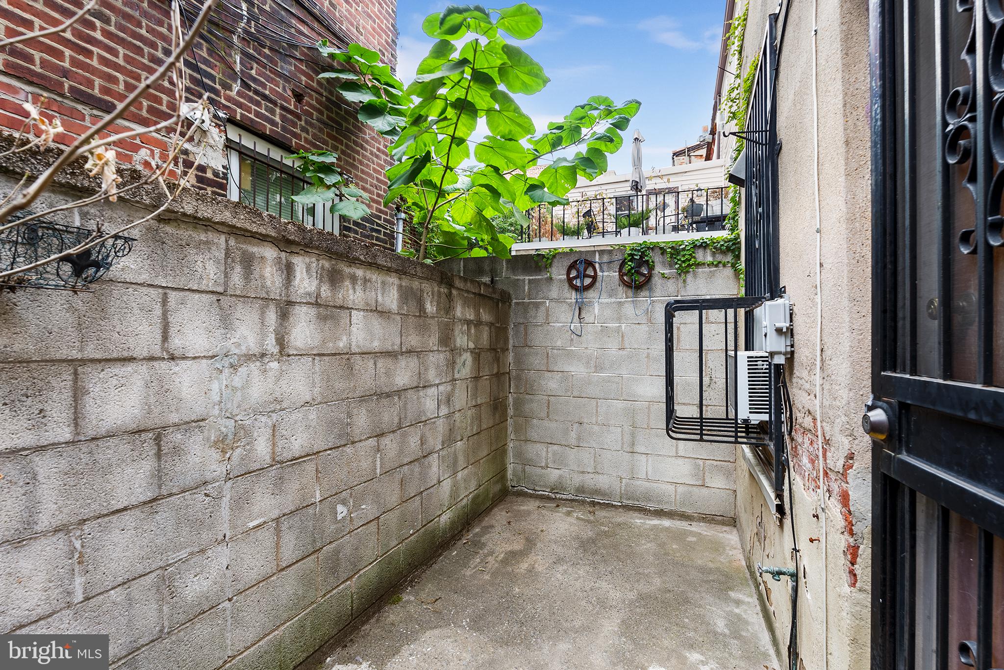 1178 S DARIEN STREET