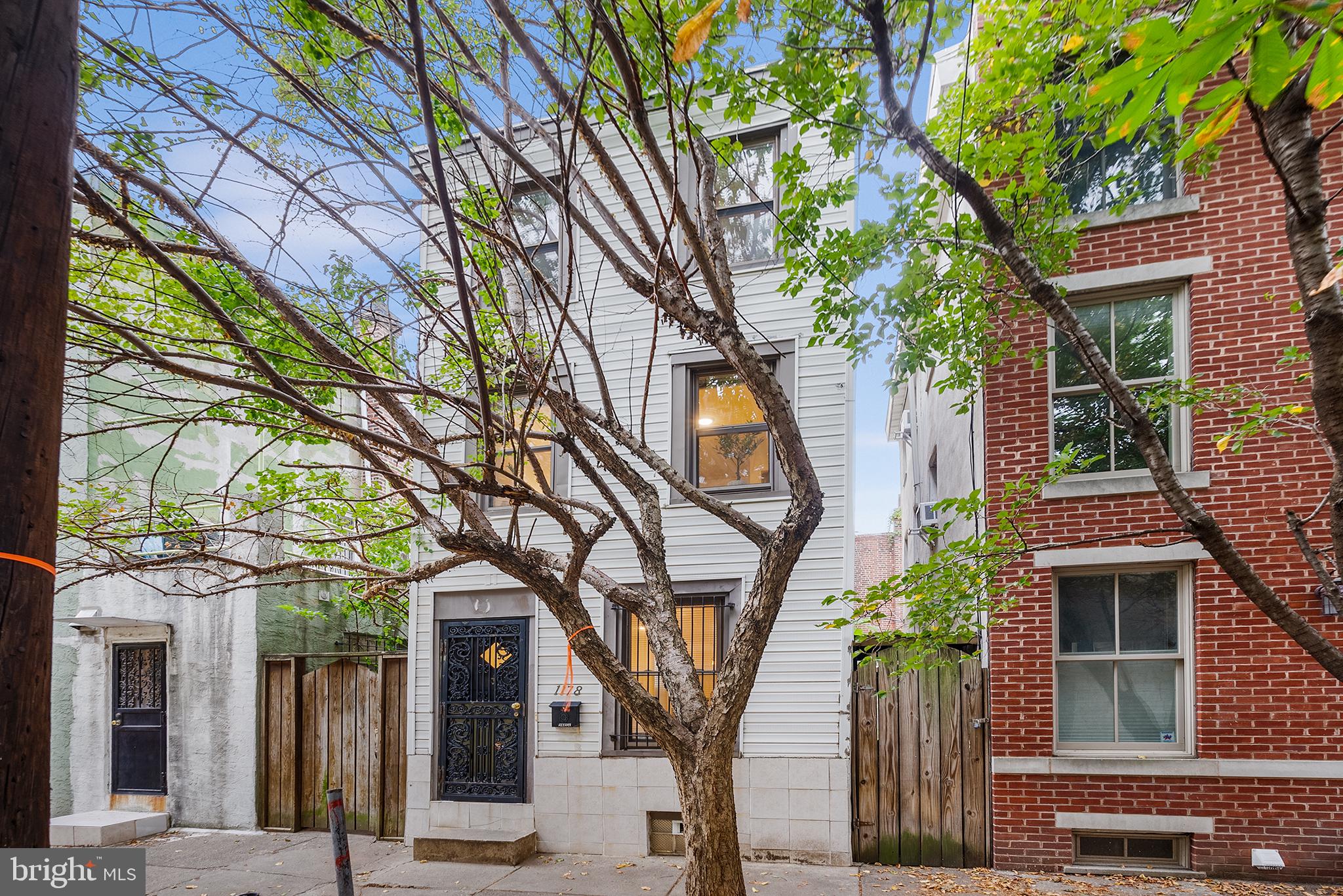 1178 S DARIEN STREET