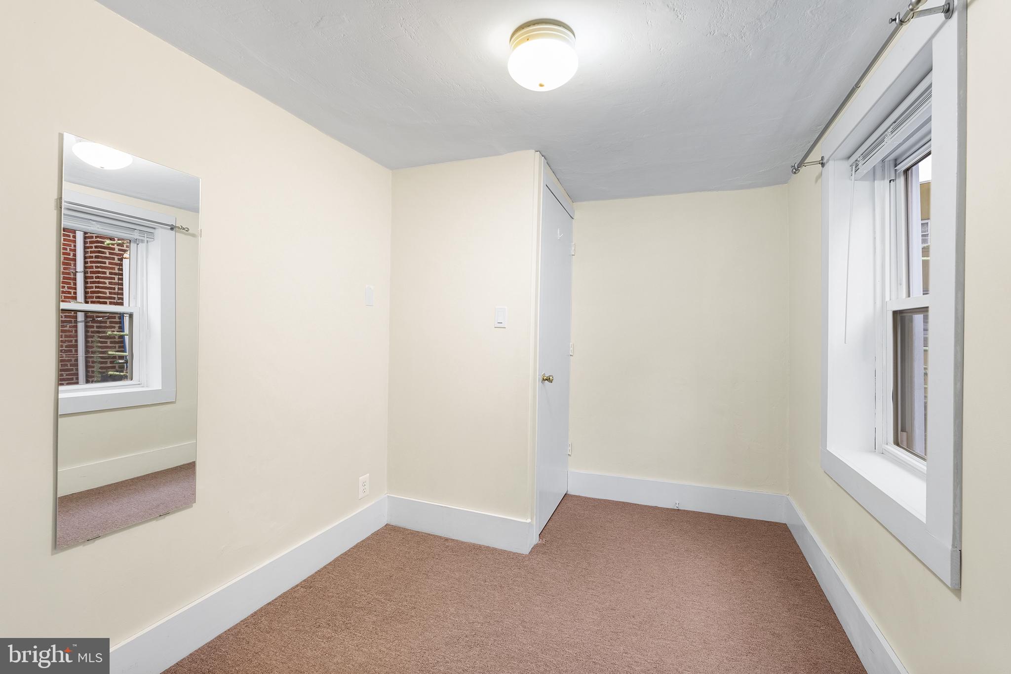 1178 S DARIEN STREET