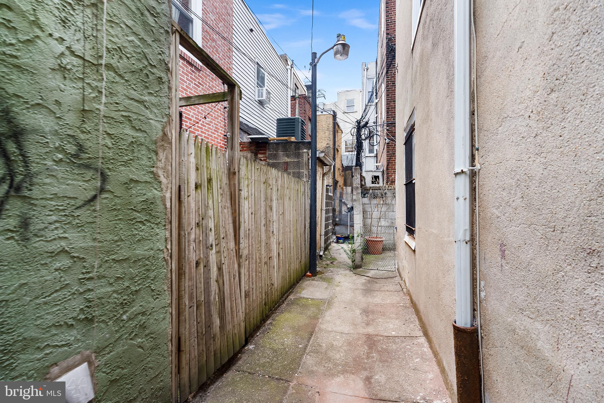 1178 S DARIEN STREET