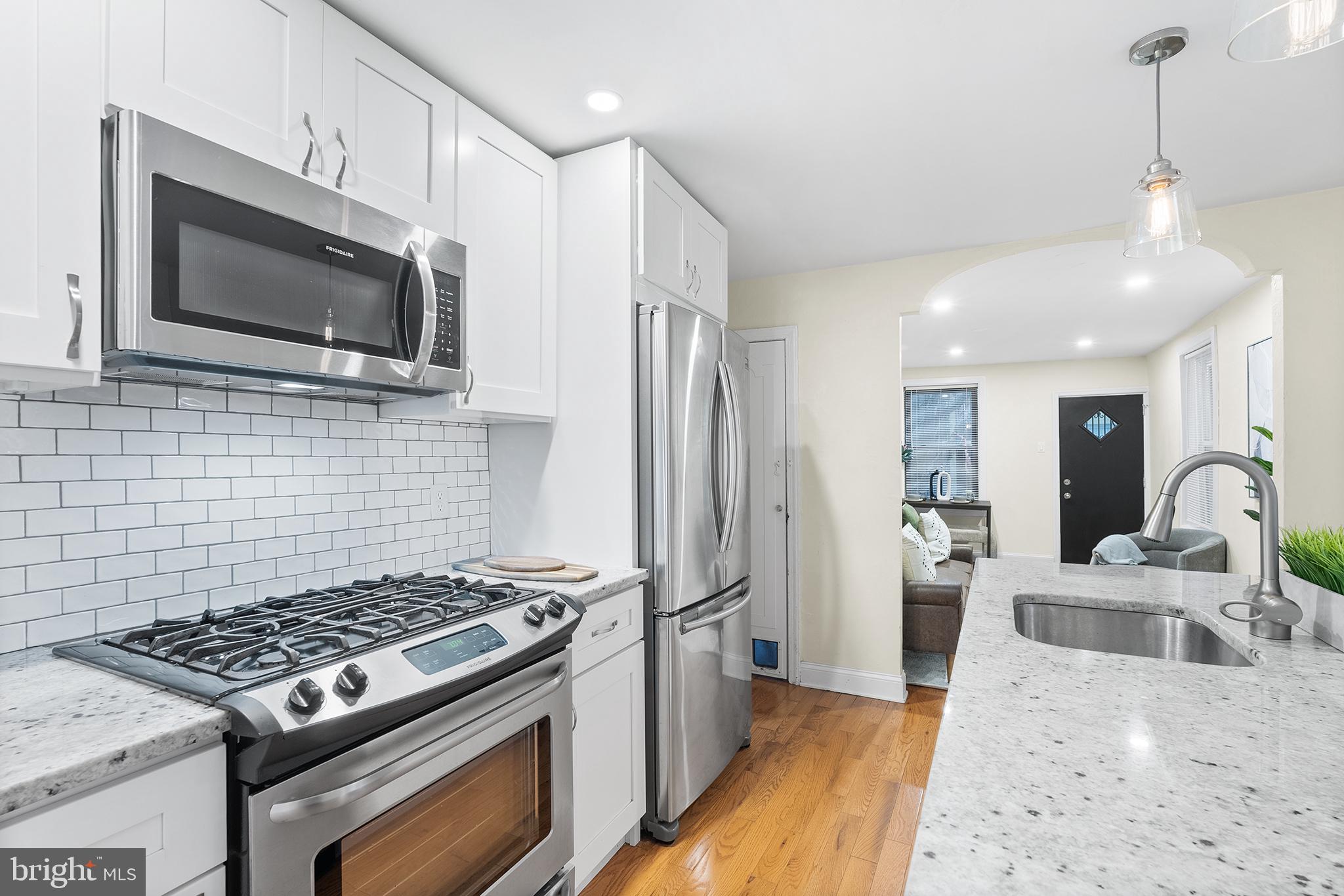 1178 S DARIEN STREET