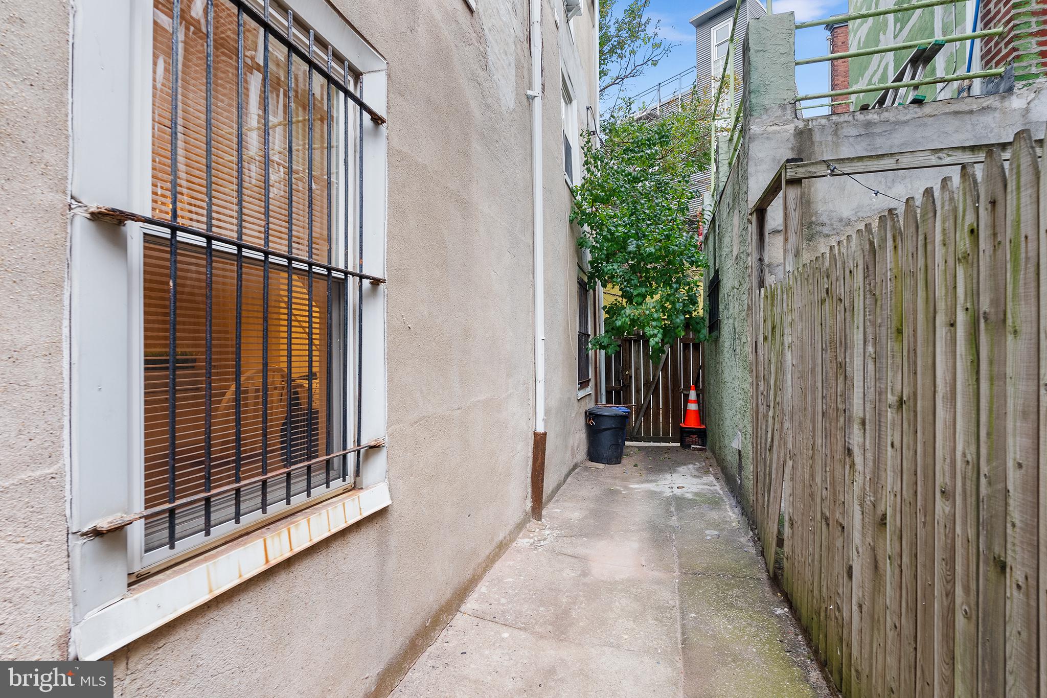 1178 S DARIEN STREET