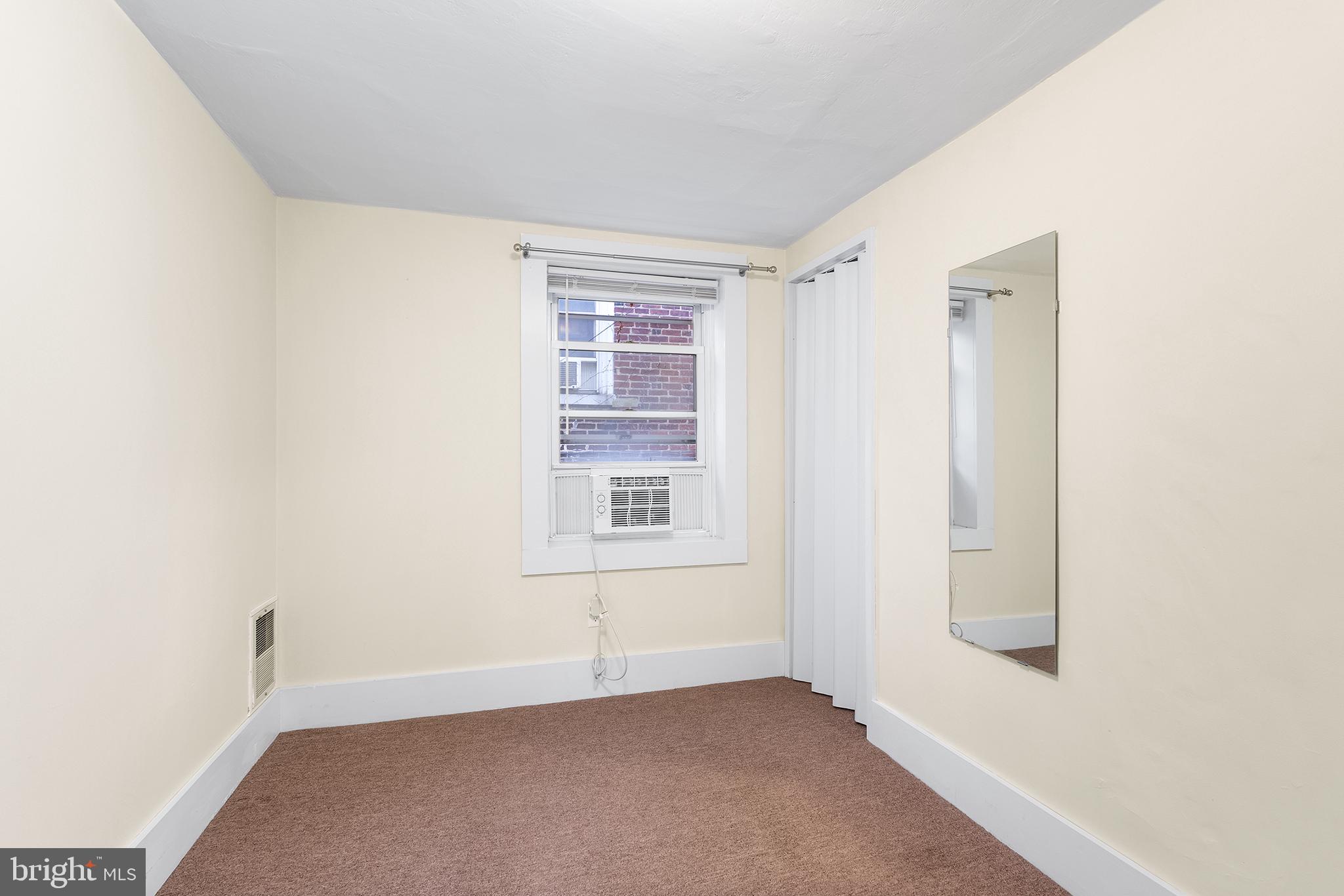 1178 S DARIEN STREET