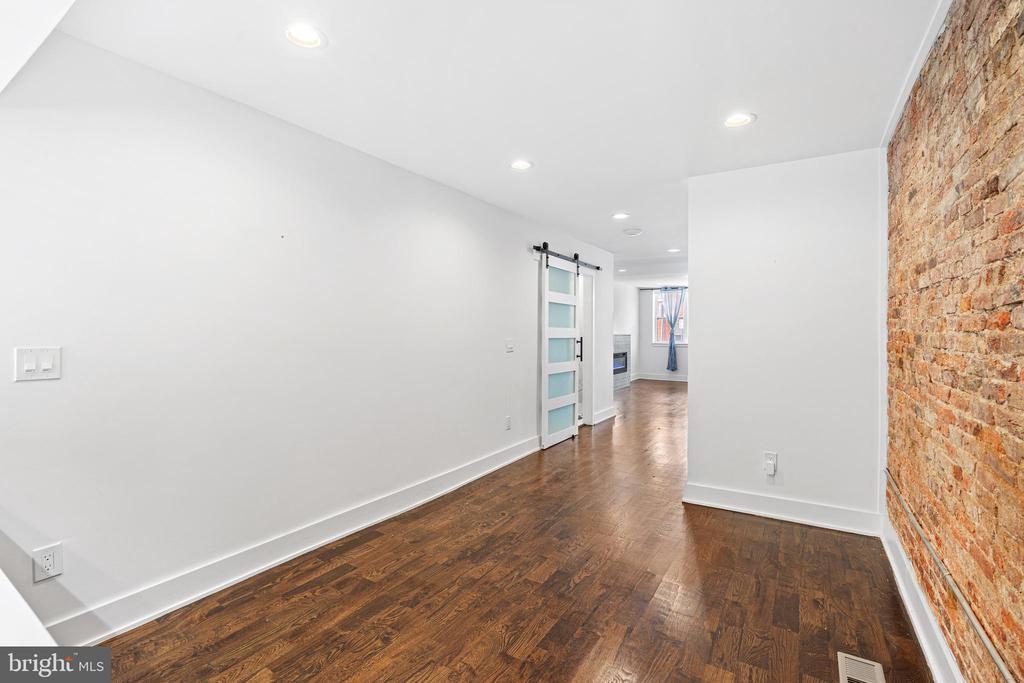 2125 S 9TH STREET