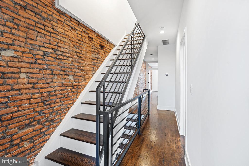 2125 S 9TH STREET