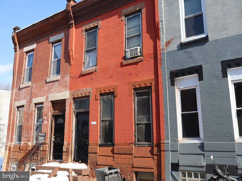 2029 N STILLMAN STREET