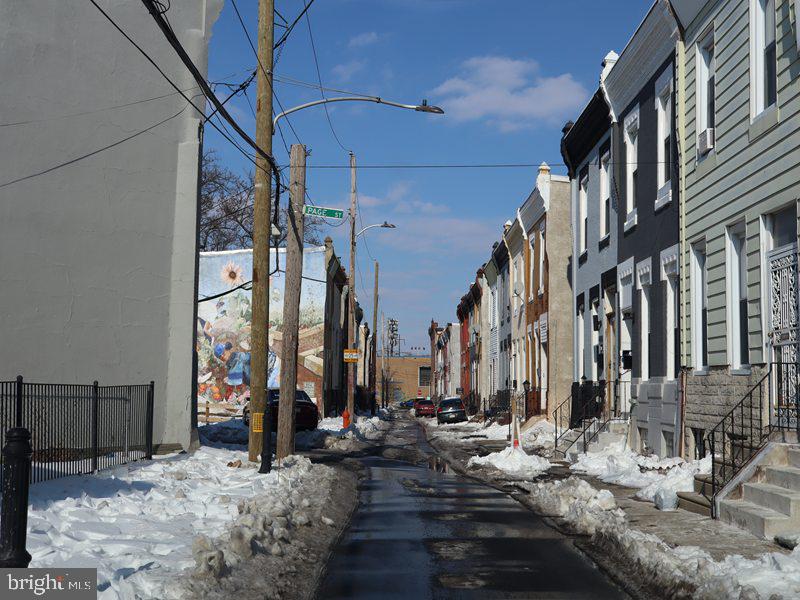 2029 N STILLMAN STREET