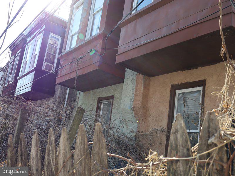 2029 N STILLMAN STREET