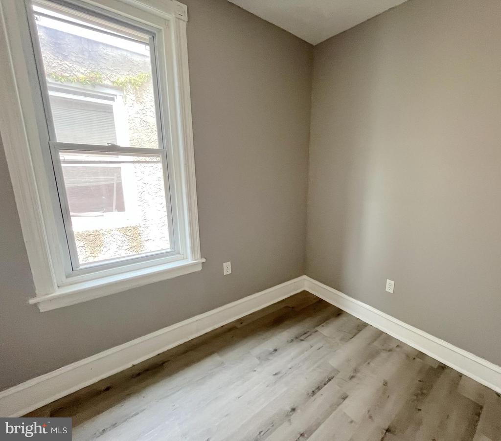 1224 N ALDEN STREET