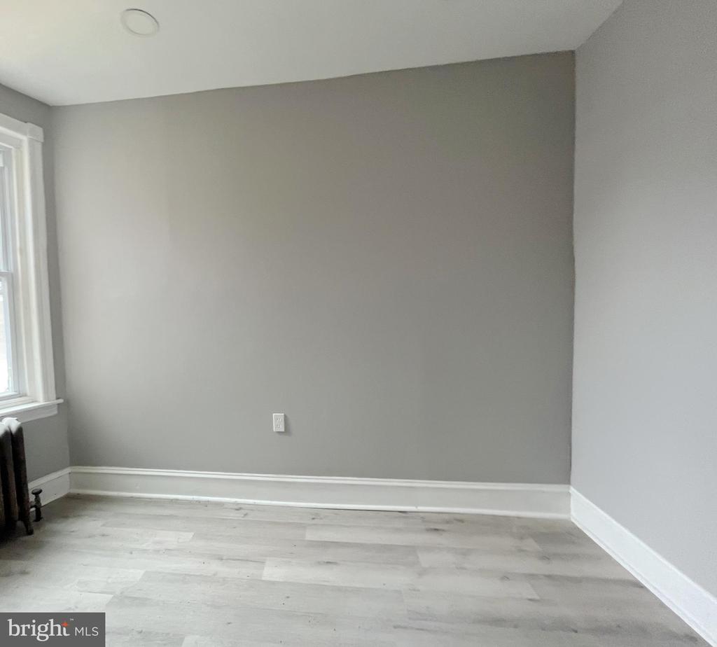 1224 N ALDEN STREET