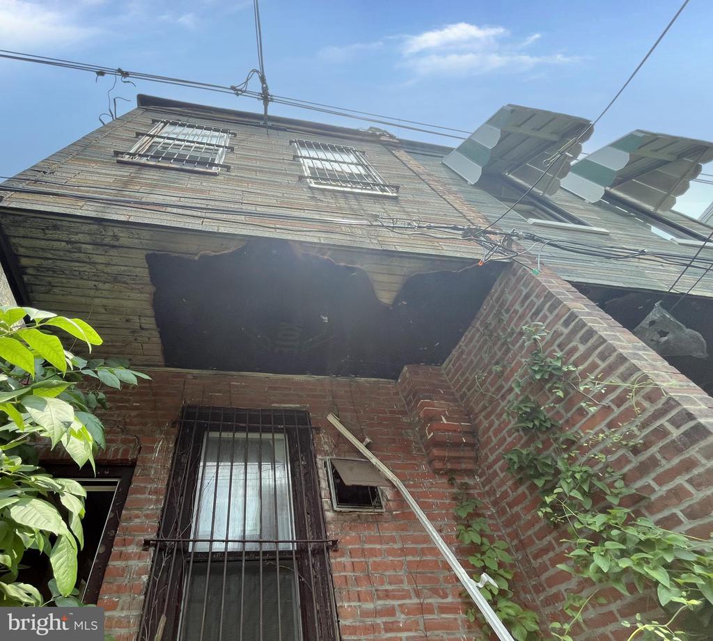 1224 N ALDEN STREET