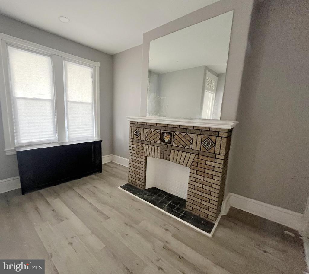 1224 N ALDEN STREET