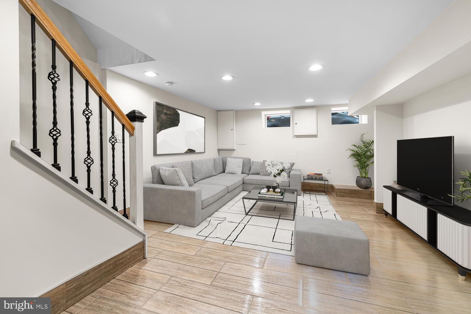 1629 S ISEMINGER STREET