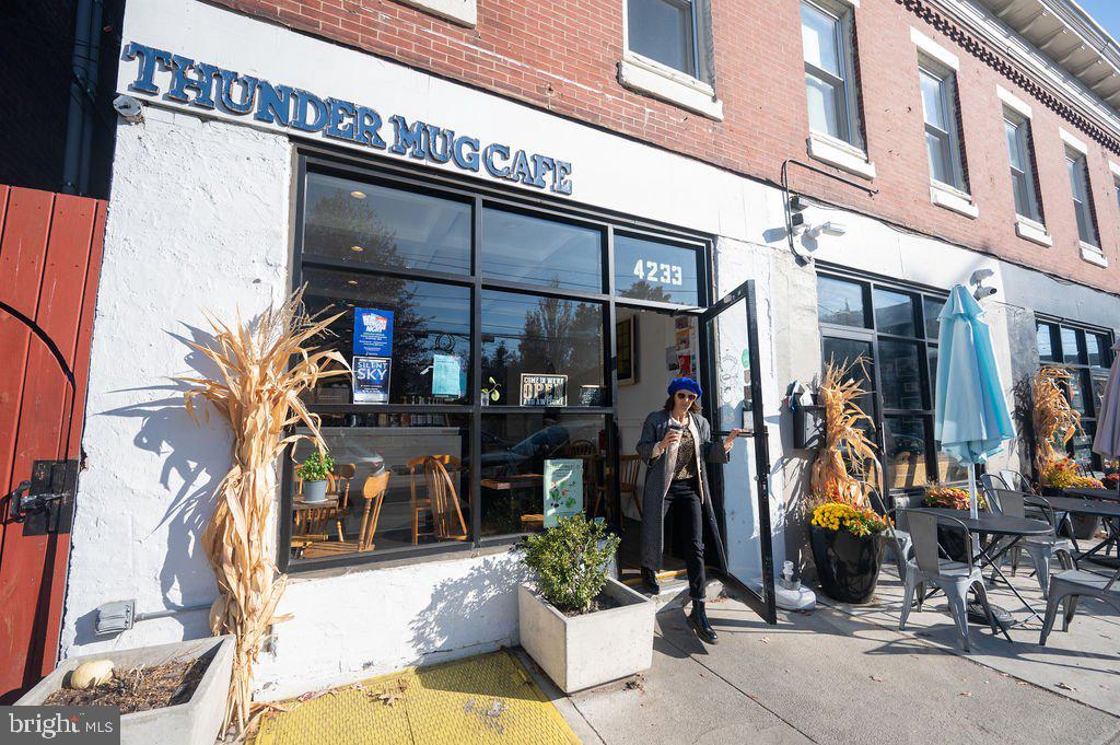 3409 W LIPPINCOTT STREET