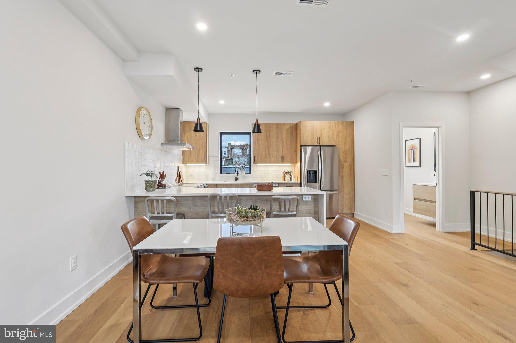 3409 W LIPPINCOTT STREET