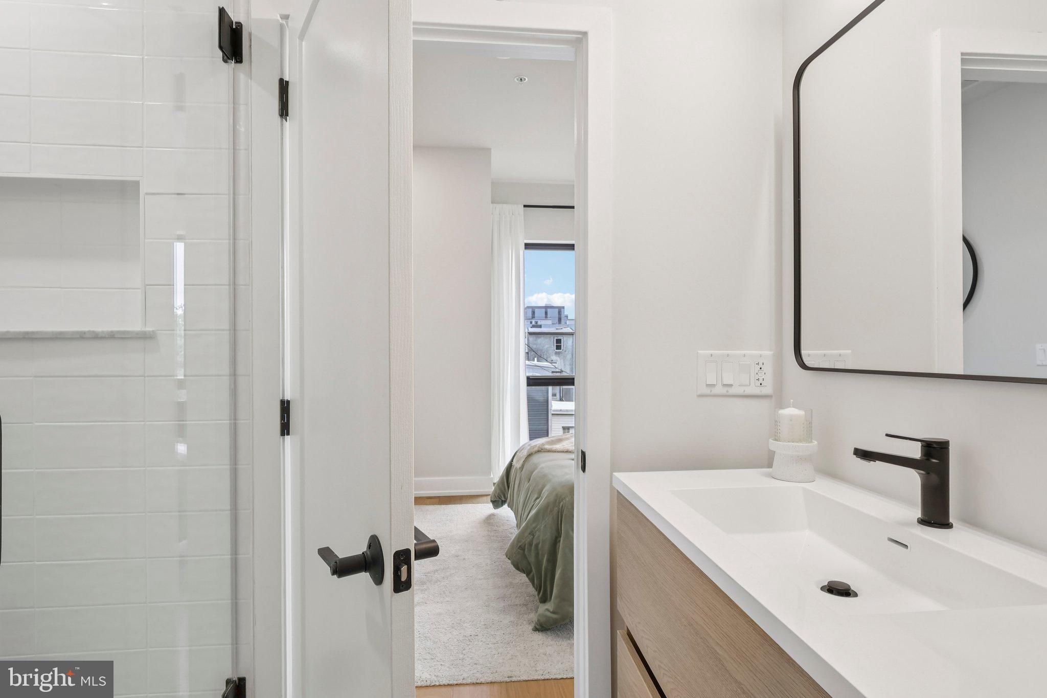 3409 W LIPPINCOTT STREET