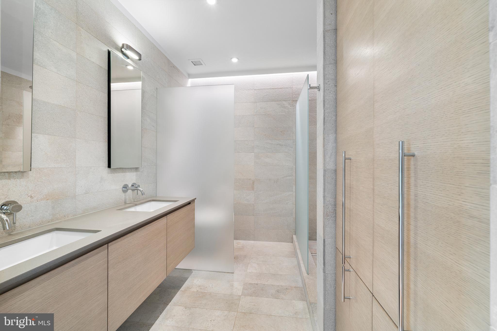 210 W WASHINGTON SQUARE 6SW