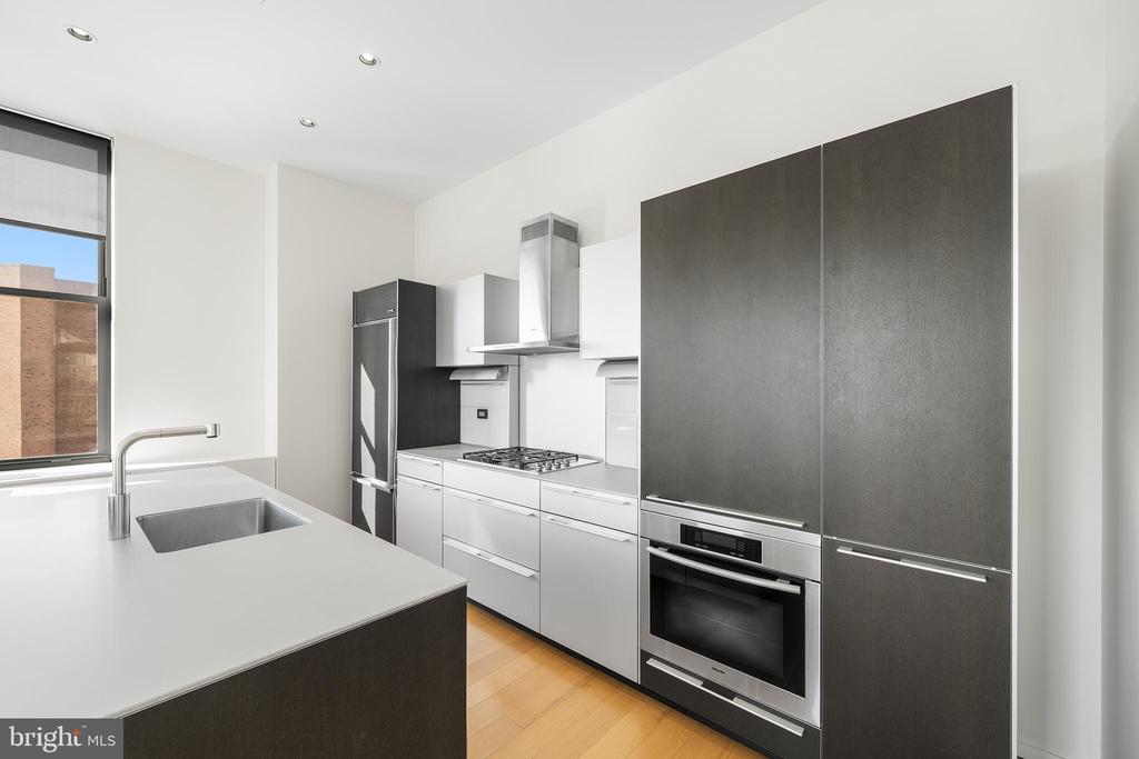 210 W WASHINGTON SQUARE 6SW