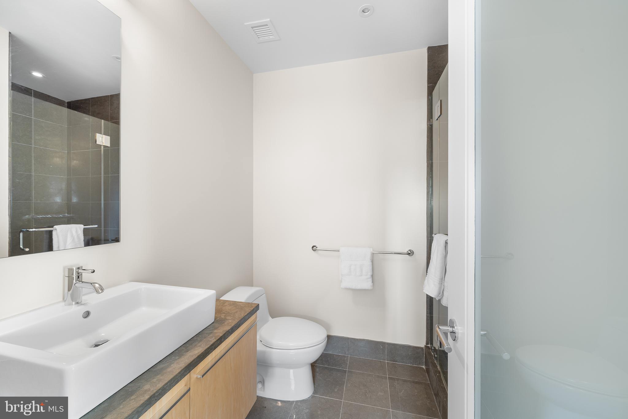 210 W WASHINGTON SQUARE 6SW