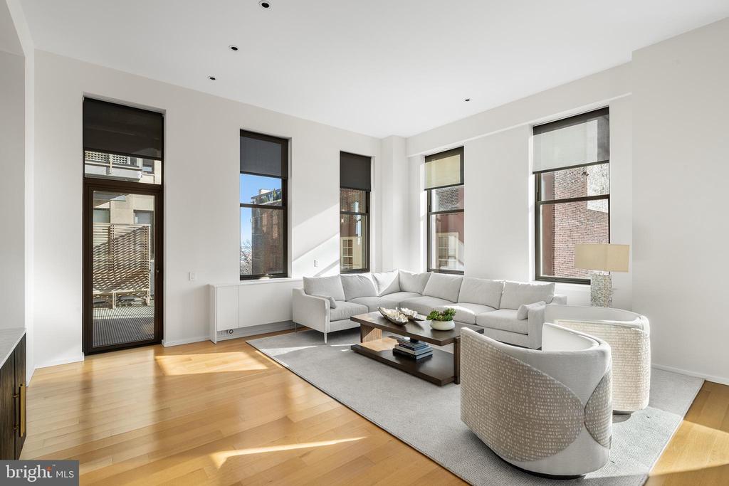 210 W WASHINGTON SQUARE 6SW