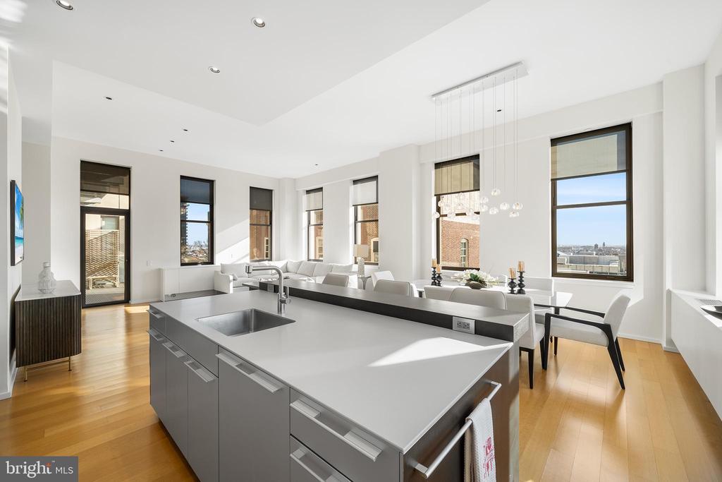 210 W WASHINGTON SQUARE 6SW