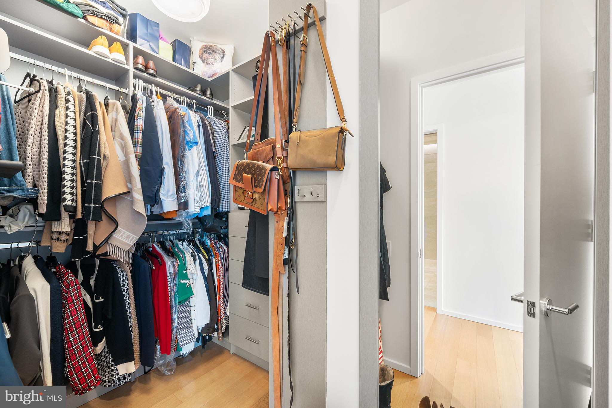 210 W WASHINGTON SQUARE 6SW