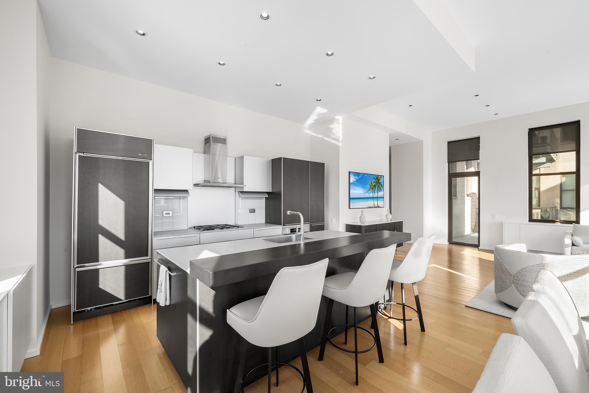 210 W WASHINGTON SQUARE 6SW