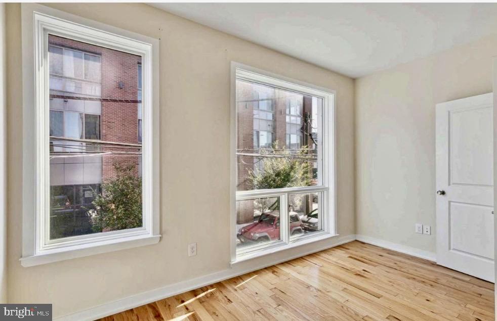 1206 E PALMER STREET 2