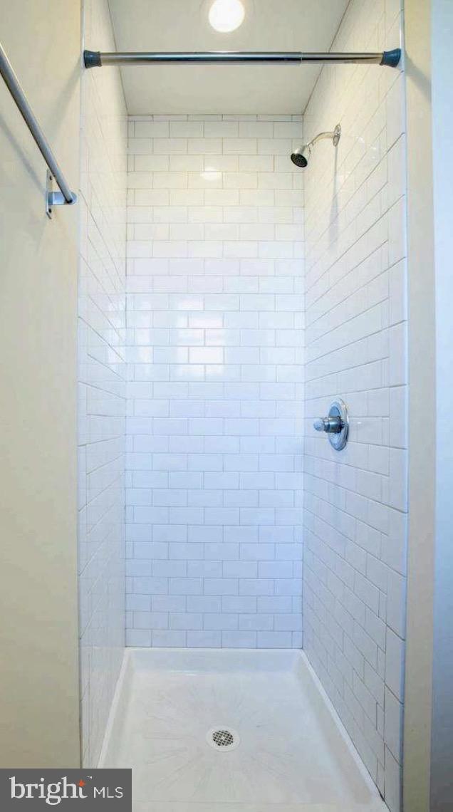 1206 E PALMER STREET 2