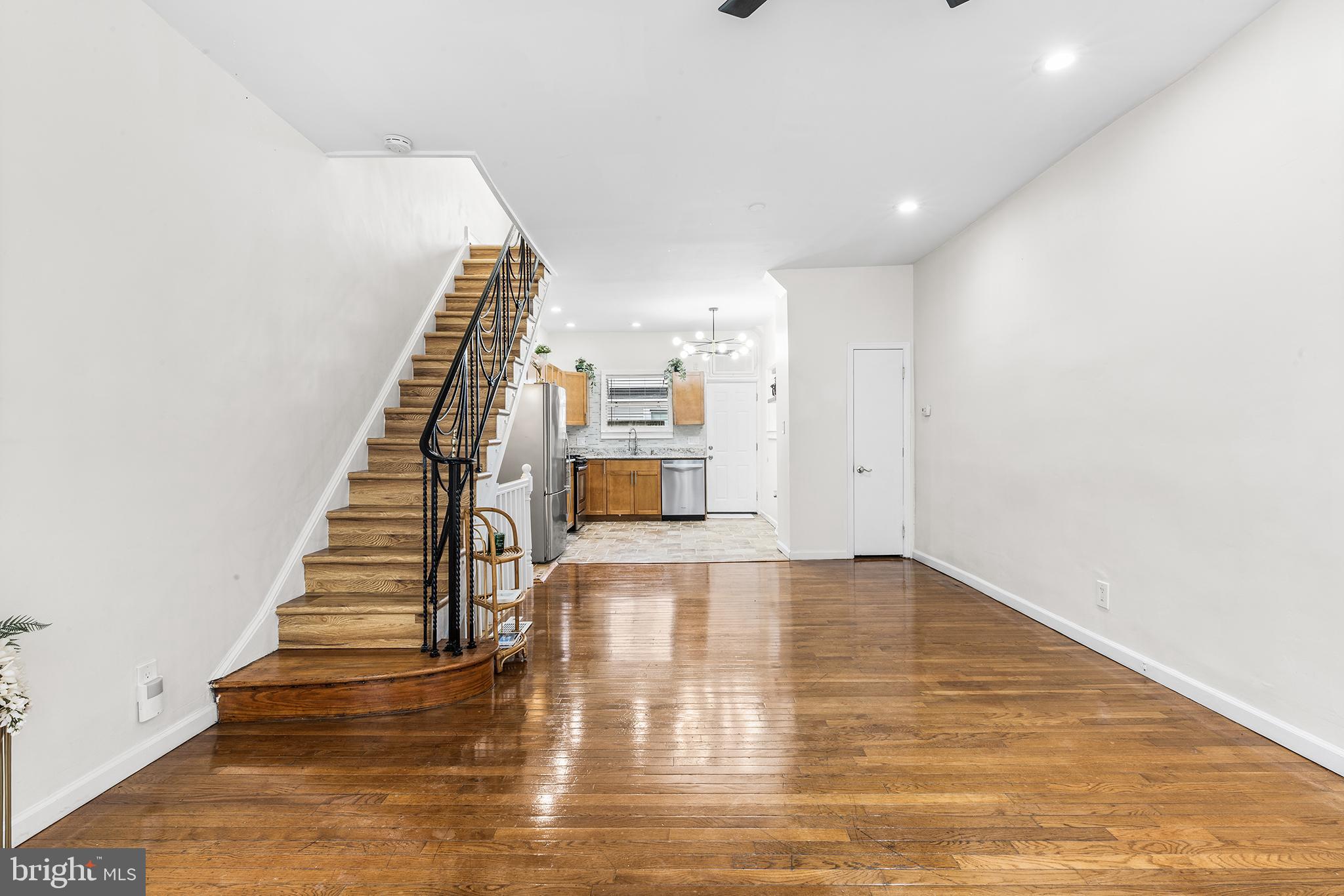 2335 S CHADWICK STREET