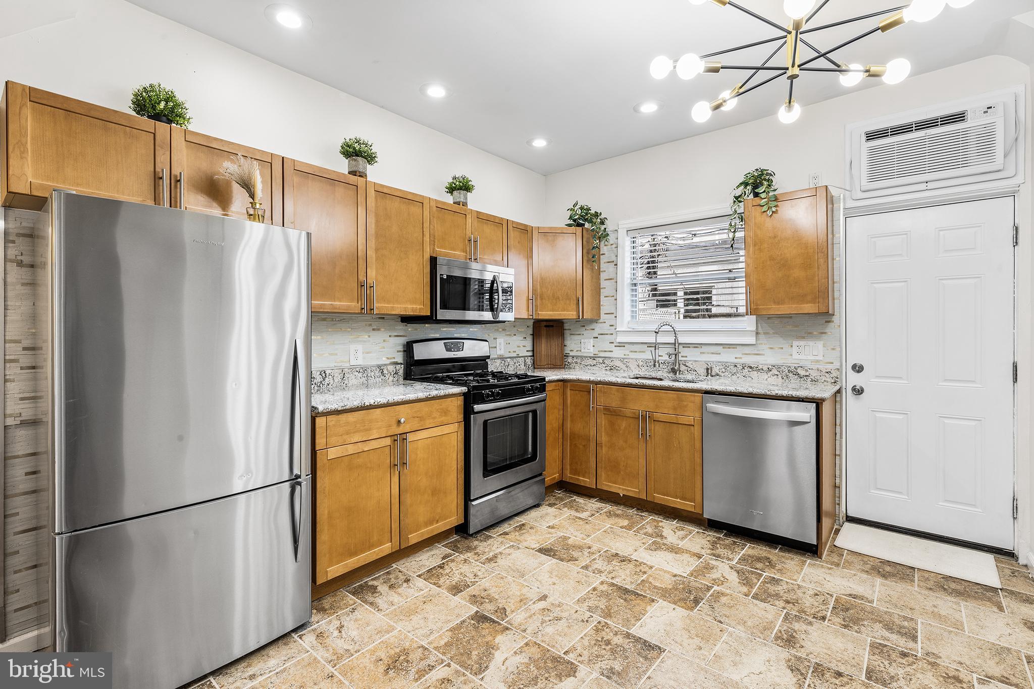 2335 S CHADWICK STREET