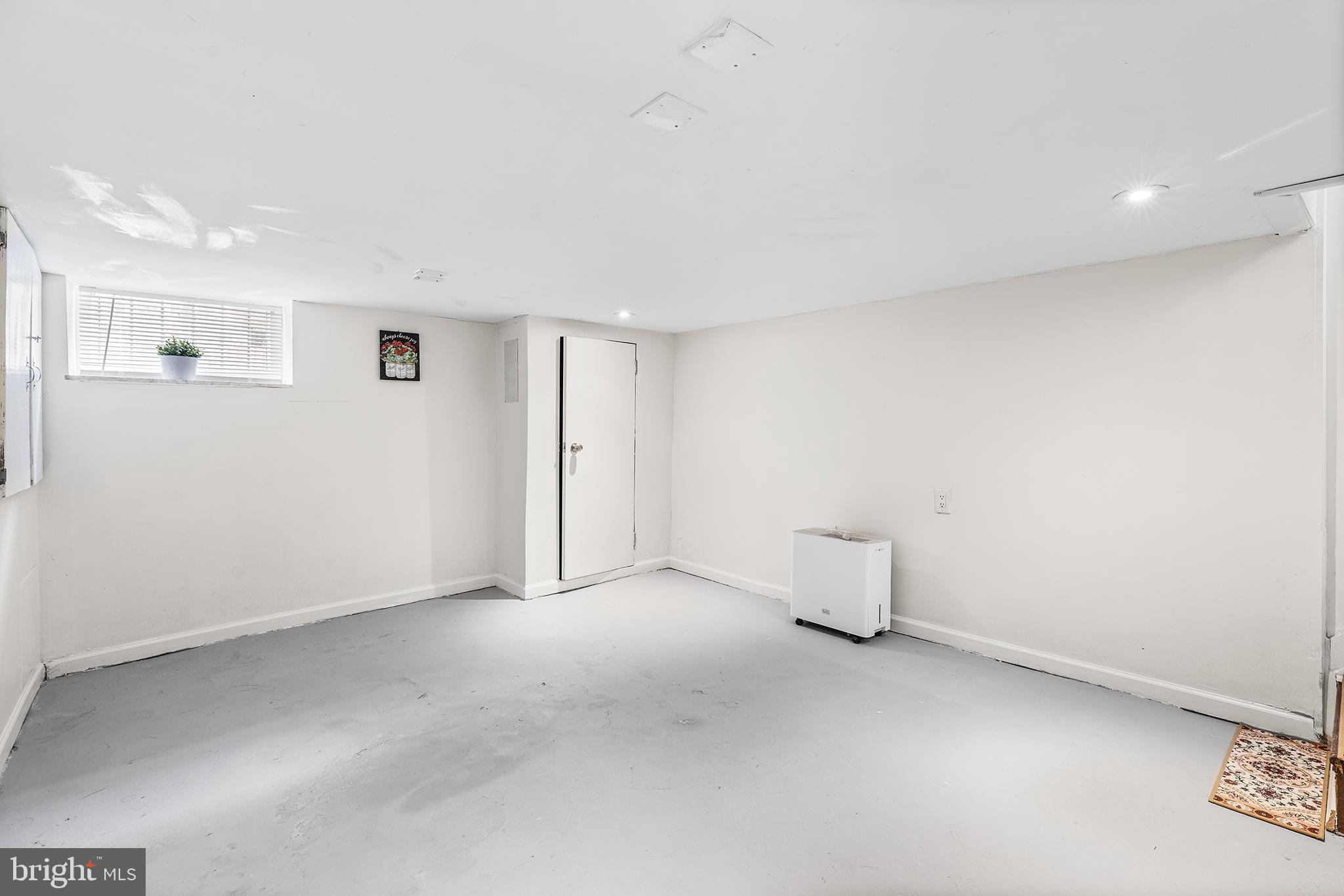 2335 S CHADWICK STREET