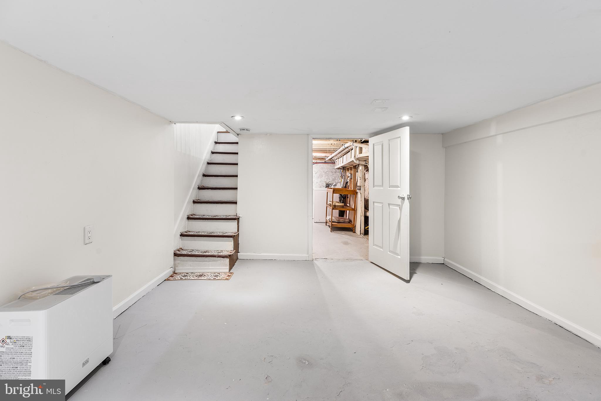 2335 S CHADWICK STREET