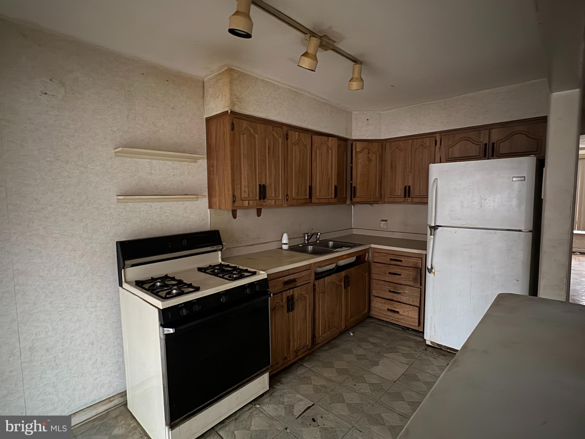 2904 DEVEREAUX AVENUE