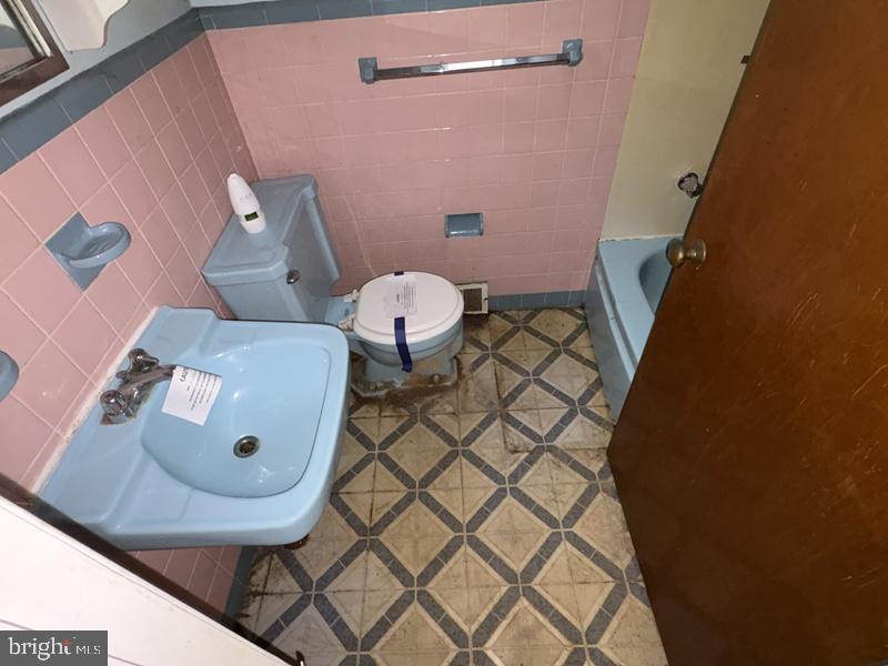 2904 DEVEREAUX AVENUE