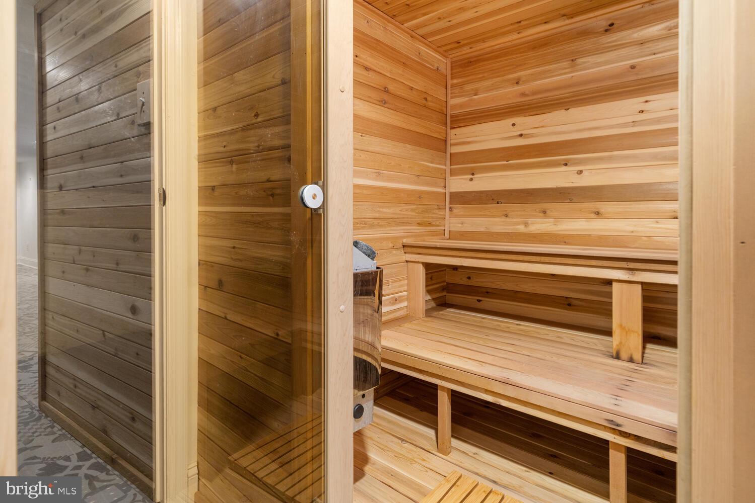 2214 BRANDYWINE STREET