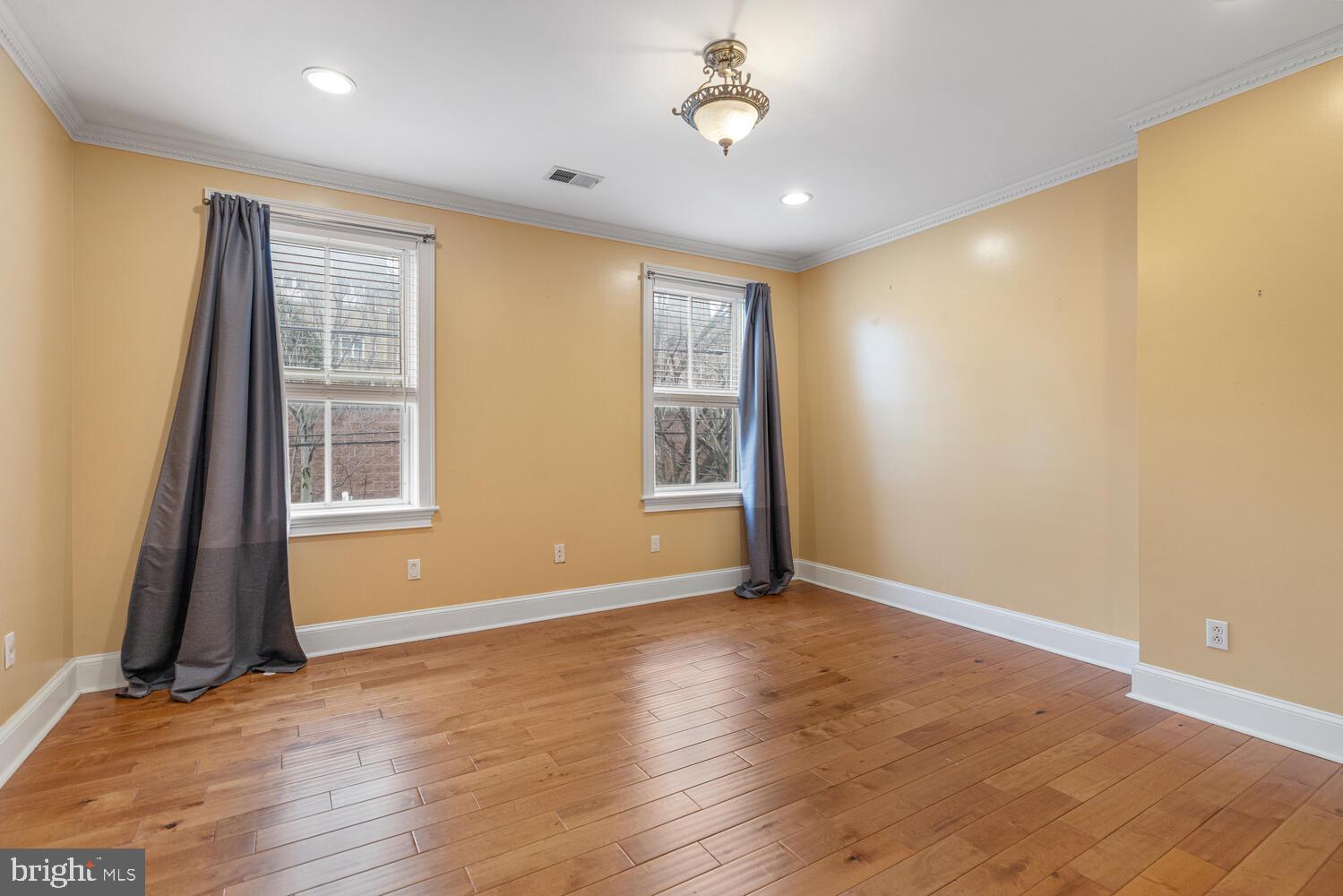 2214 BRANDYWINE STREET